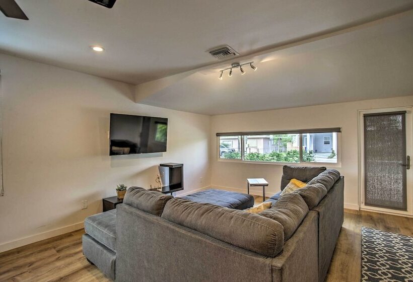 Modern Home W/ Shared Pool In Fort Lauderdale!