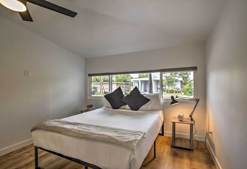 Modern Home W/ Shared Pool In Fort Lauderdale!