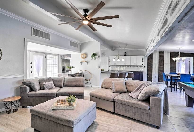 Modern Seminole Home W/ Patio, 3 Mi To Beach!