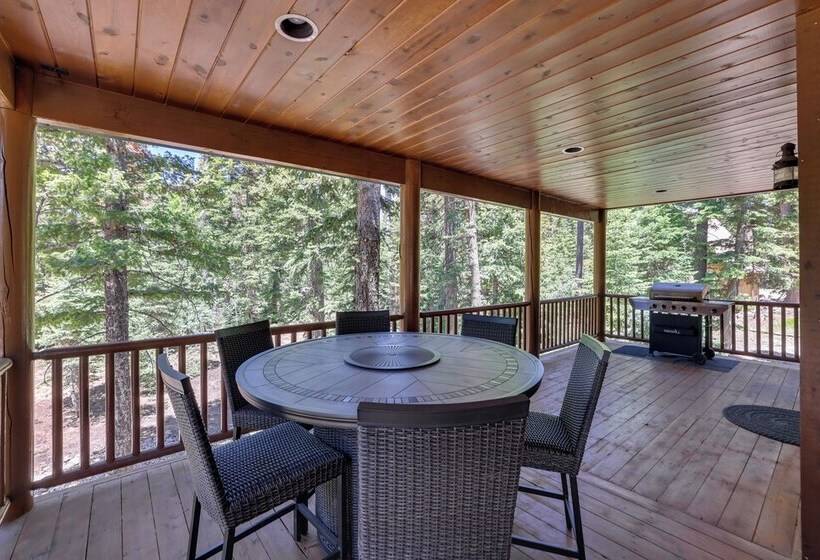 Mountain Escape: Scattered Pines Cabin W/ Deck!