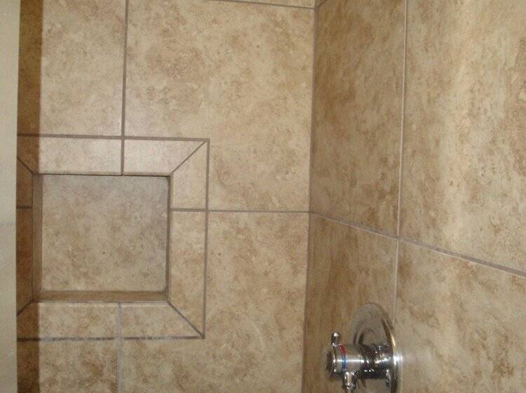 Mountain Harbor Queen Guest Room On Lake Ouachita By Redawning