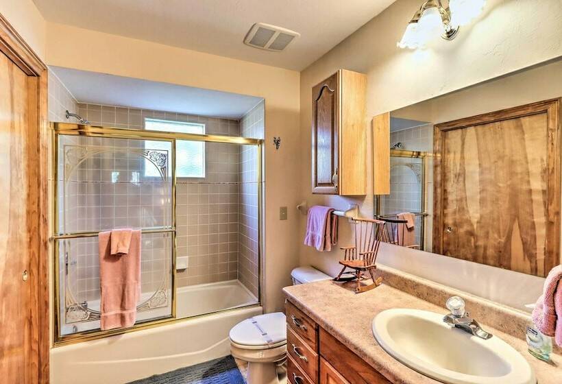 Family Friendly Murphy Cabin W/ Deck & Fire Pit!