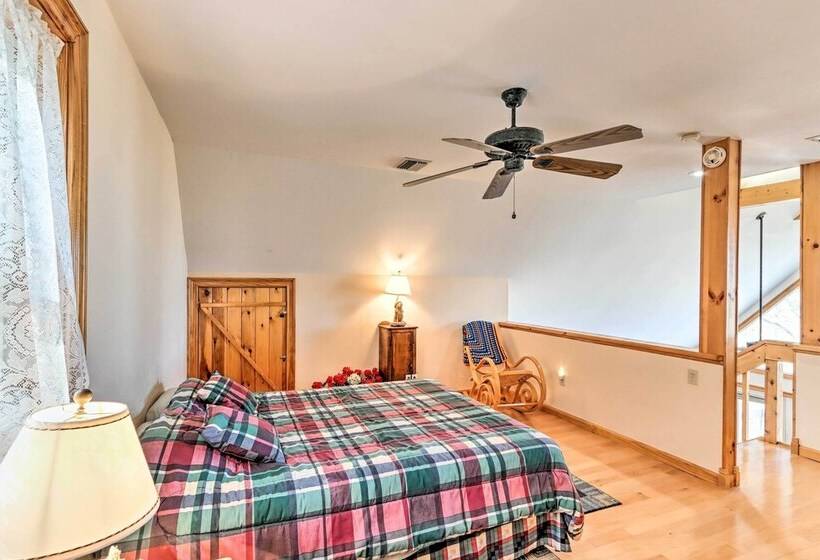 Family Friendly Murphy Cabin W/ Deck & Fire Pit!