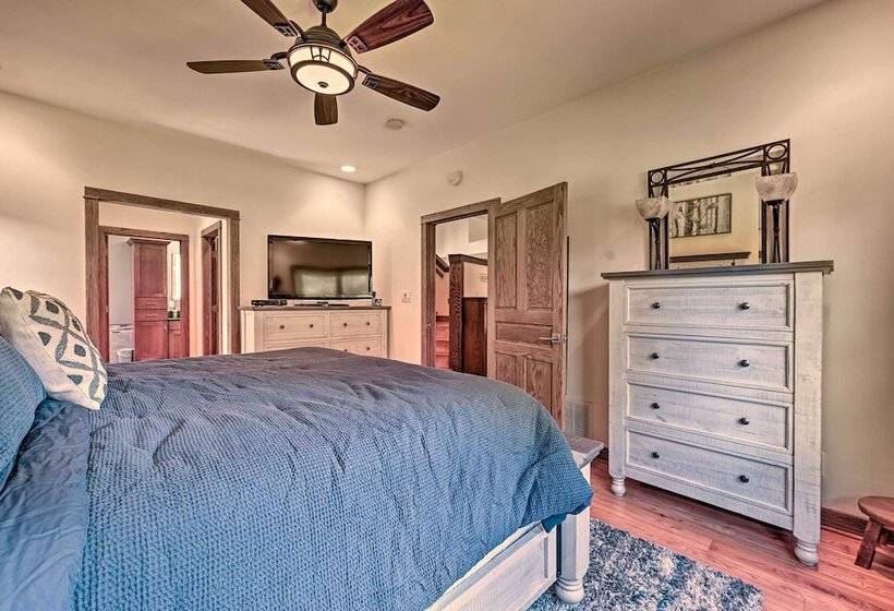 Nekoosa Golf Course Retreat W/ Hot Tub!