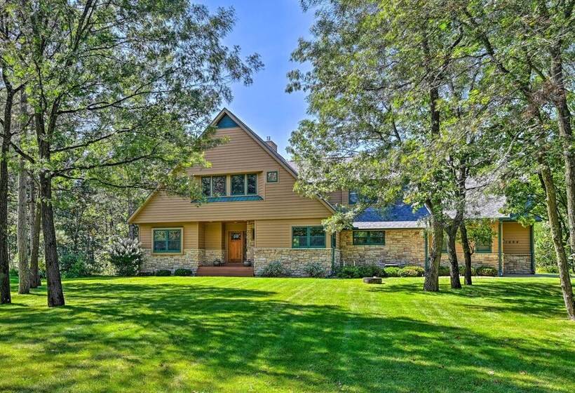 Nekoosa Golf Course Retreat W/ Hot Tub!