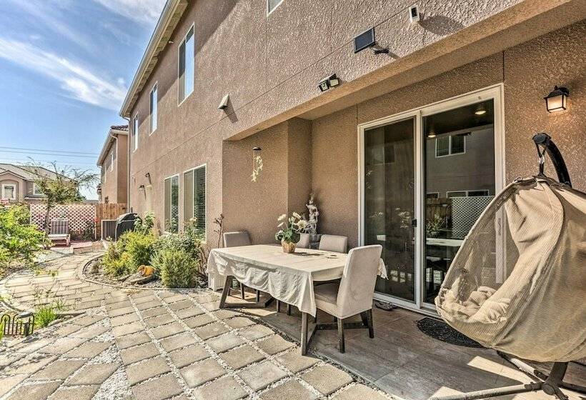 Fresno Home W/ Grill   9 Mi To Downtown