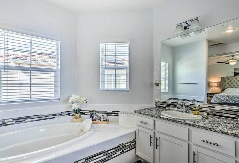 Fresno Home W/ Grill   9 Mi To Downtown