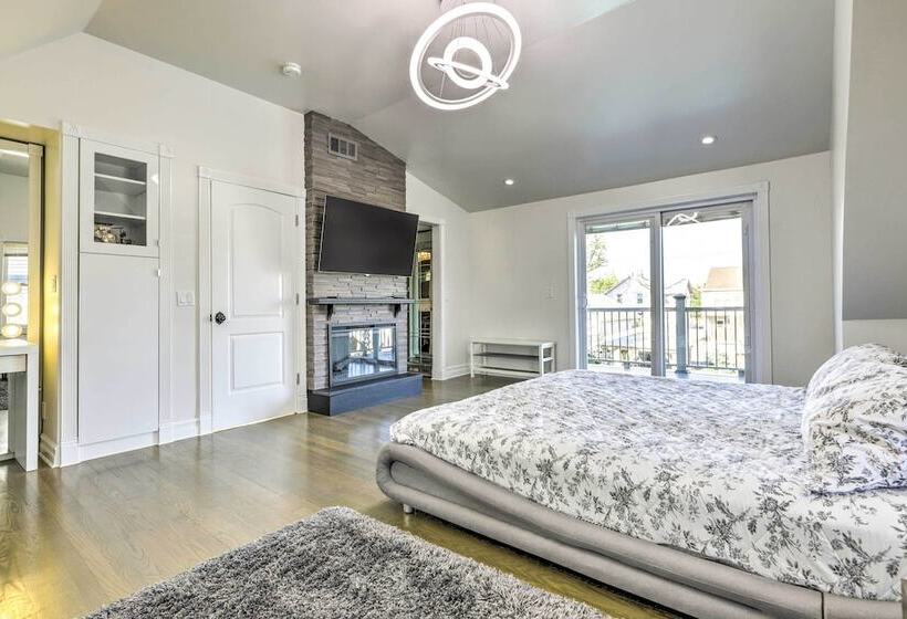 New Haven Gem W/ Private Pool, Walk To Beach!