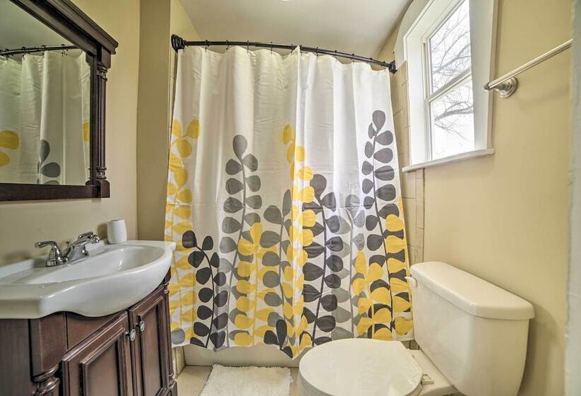 Home W/ Hot Tub < 2 Mi To Downtown Richmond!