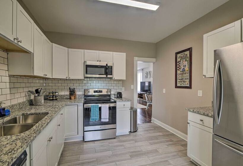 Home W/ Hot Tub < 2 Mi To Downtown Richmond!