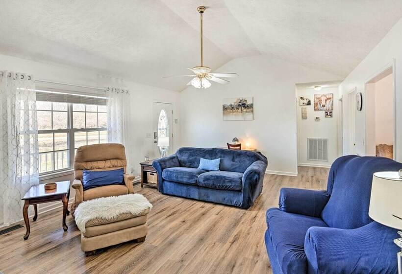 Normandy Home W/ Yard ~ 2 Mi To Lake