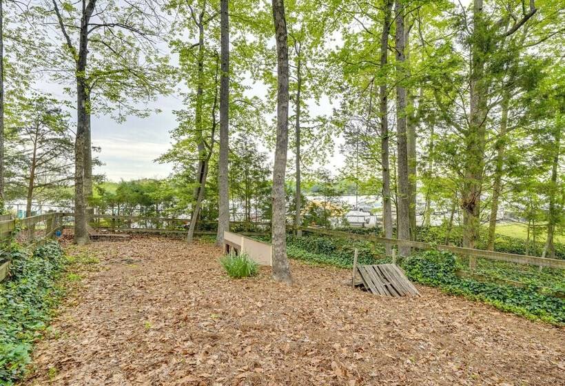 North Carolina Retreat   Deck, Grills & Lake Views