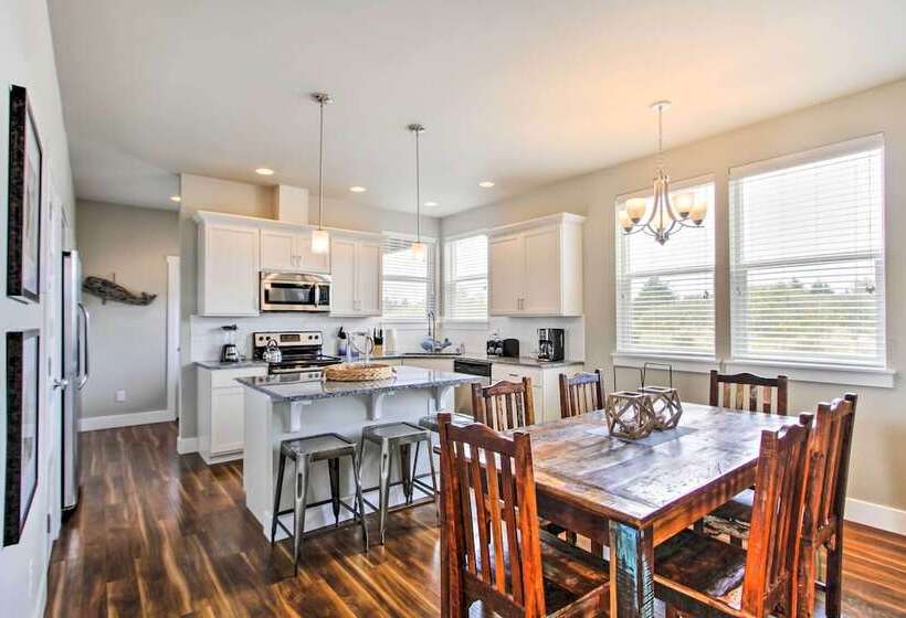 Ocean Shores House W/ Hot Tub   Walk To Beach