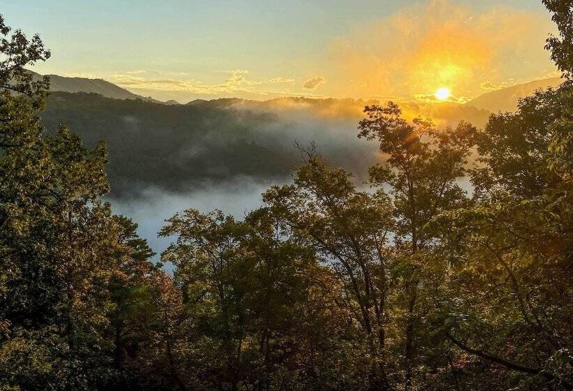 Scenic Sevierville Cabin: Hot Tub, Panoramic Views