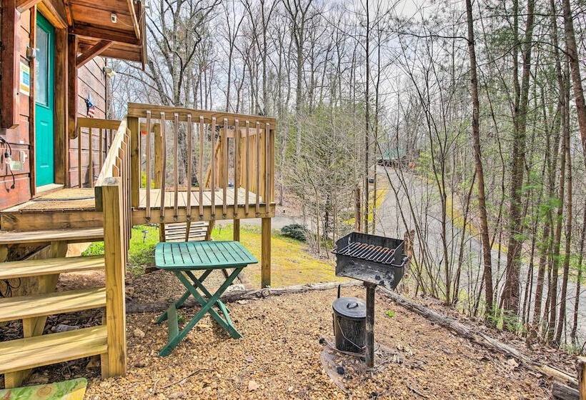 Scenic Sevierville Cabin: Hot Tub, Panoramic Views