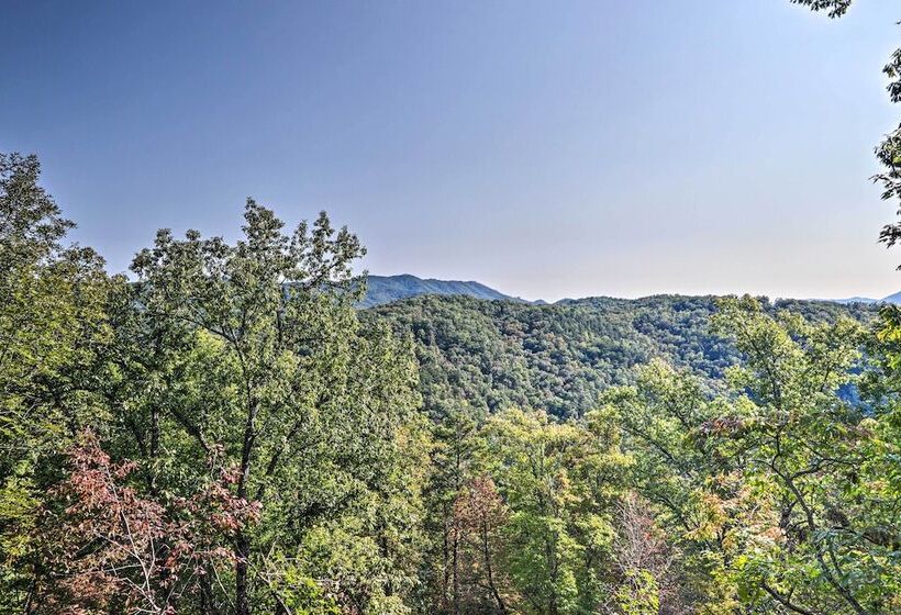 Scenic Sevierville Cabin: Hot Tub, Panoramic Views