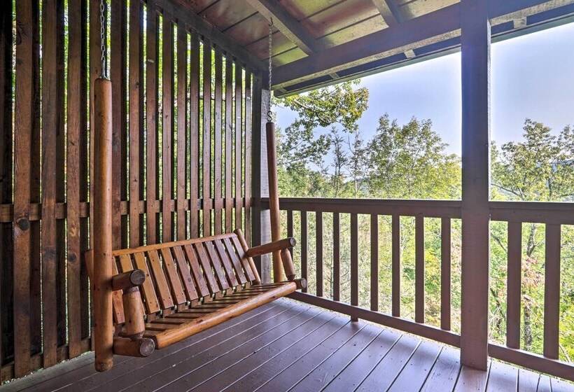 Scenic Sevierville Cabin: Hot Tub, Panoramic Views