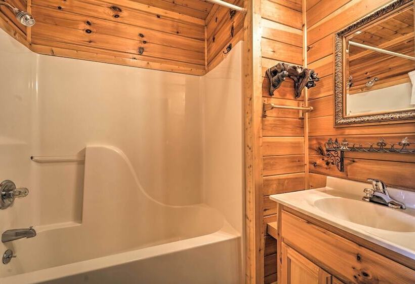 Scenic Sevierville Cabin: Hot Tub, Panoramic Views