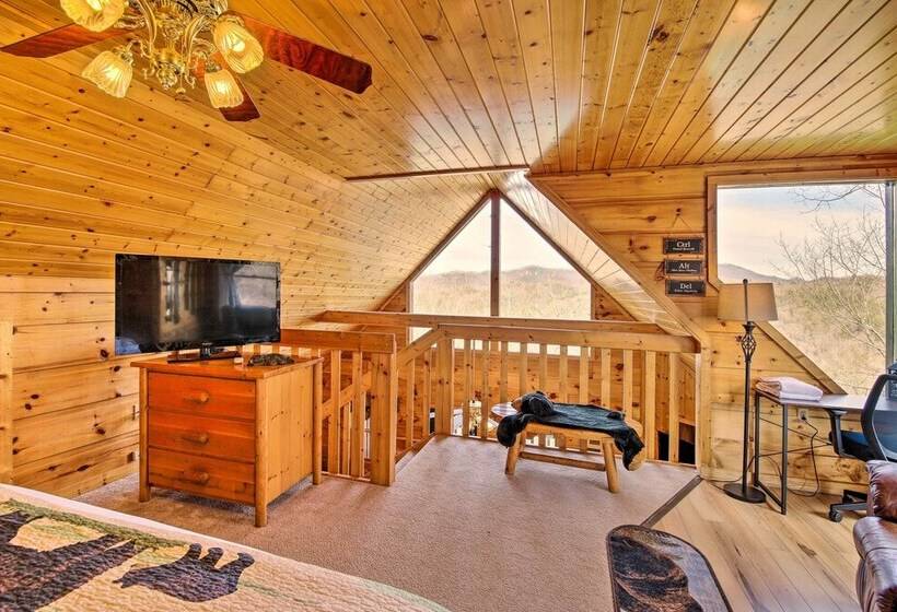 Scenic Sevierville Cabin: Hot Tub, Panoramic Views