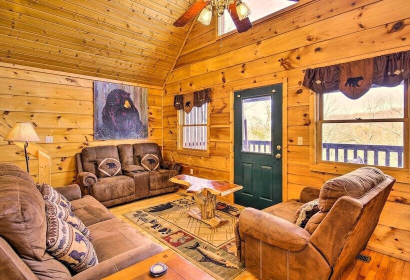 Scenic Sevierville Cabin: Hot Tub, Panoramic Views