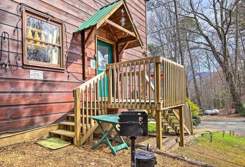 Scenic Sevierville Cabin: Hot Tub, Panoramic Views