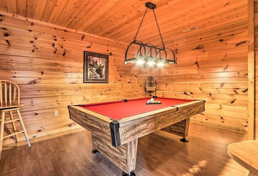 Scenic Sevierville Cabin: Hot Tub, Panoramic Views
