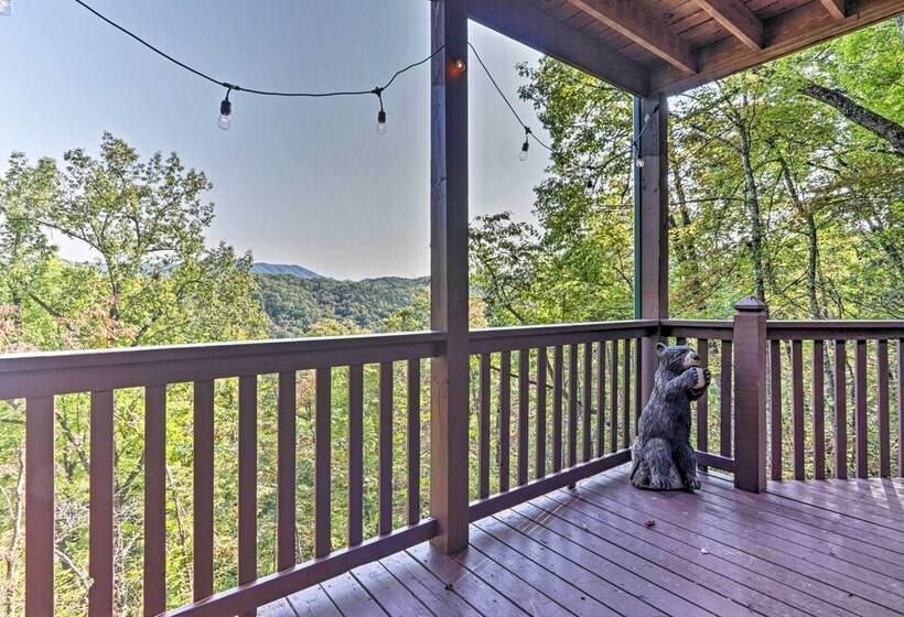 Scenic Sevierville Cabin: Hot Tub, Panoramic Views