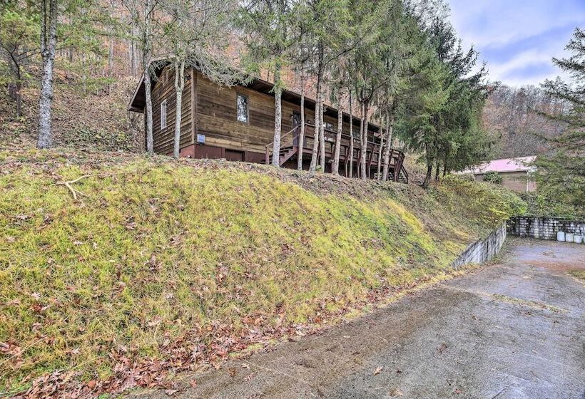 Peaceful Cottage W/ Mtn View Near Atv Trails!