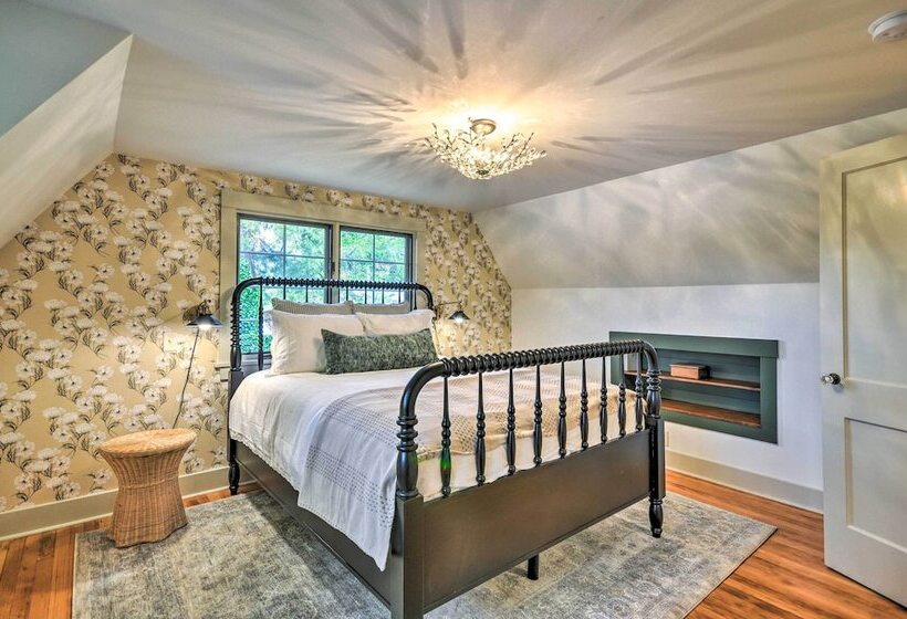 Peaceful + Elegant Cottage W/ Riverside View