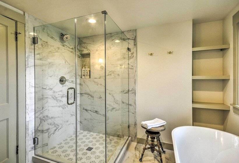 Peaceful + Elegant Cottage W/ Riverside View