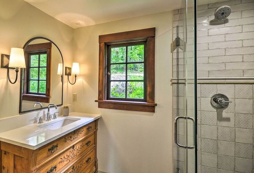 Peaceful + Elegant Cottage W/ Riverside View