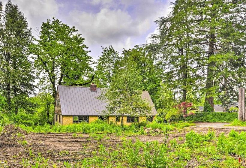 Peaceful + Elegant Cottage W/ Riverside View