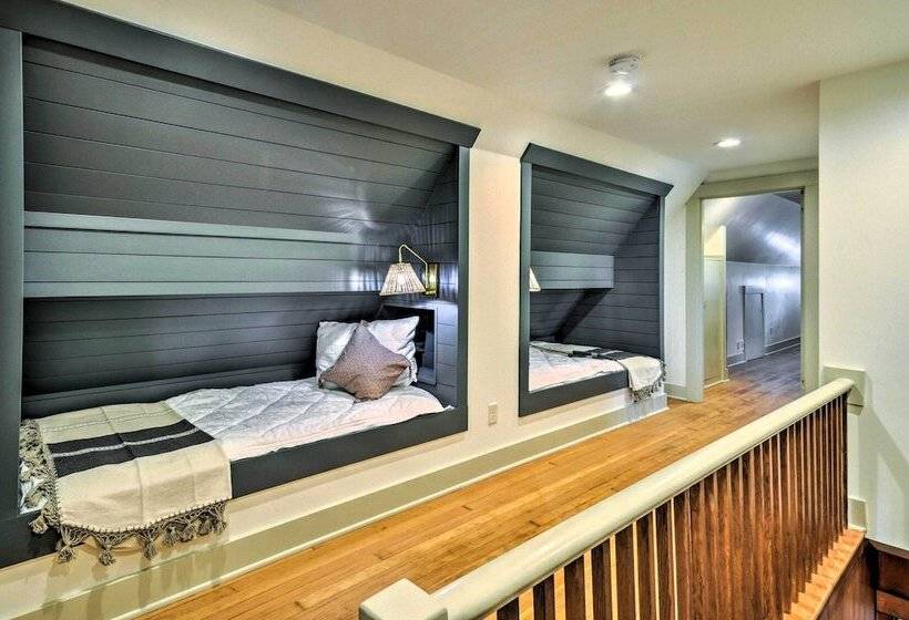 Peaceful + Elegant Cottage W/ Riverside View