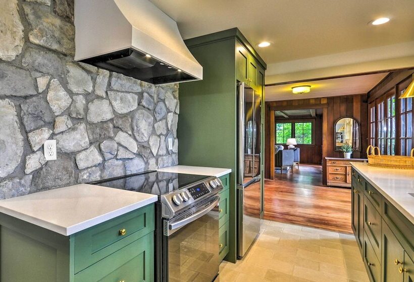 Peaceful + Elegant Cottage W/ Riverside View