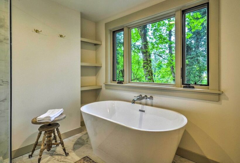 Peaceful + Elegant Cottage W/ Riverside View