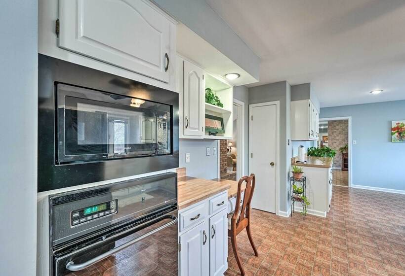 Peaceful Millington Home ~ 13 Mi To Memphis!