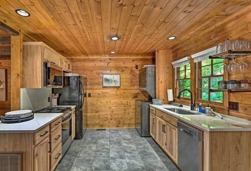 Peaceful Moravian Falls Cabin Near Fishing!