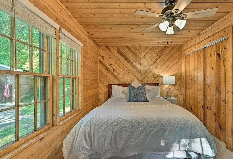 Peaceful Moravian Falls Cabin Near Fishing!