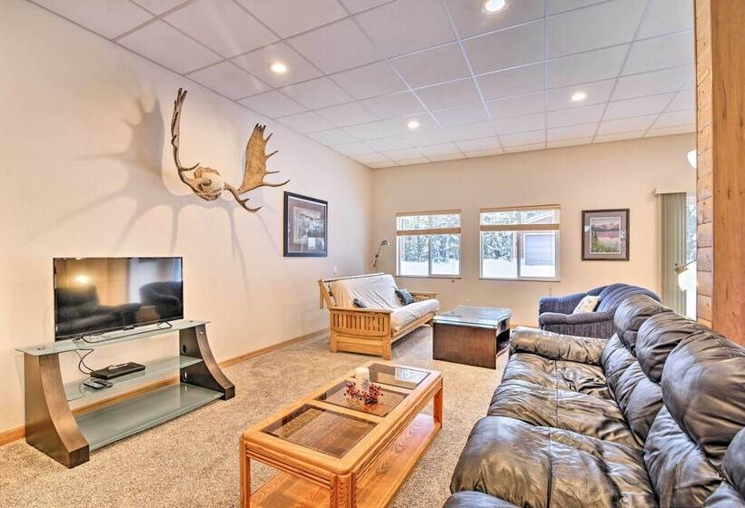 Peaceful Mountain View Home   Walk To Kenai Lake!