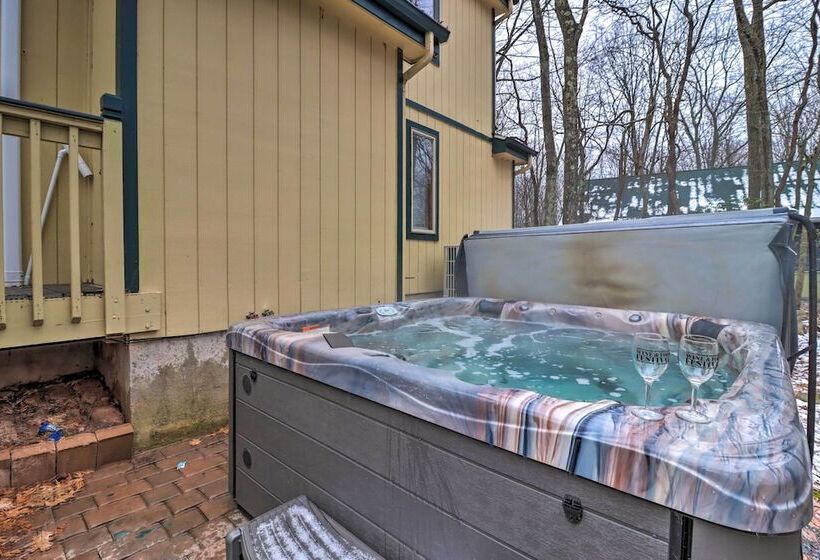 Hot Tub + Game Room: Peaceful Poconos Home!