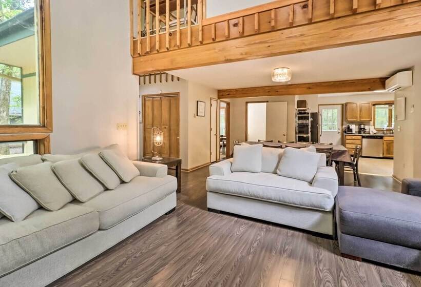 Hot Tub + Game Room: Peaceful Poconos Home!