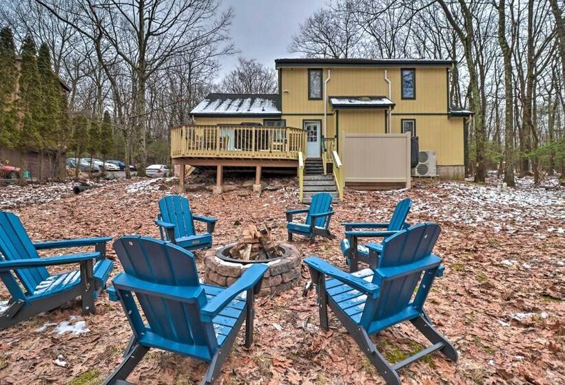 Hot Tub + Game Room: Peaceful Poconos Home!