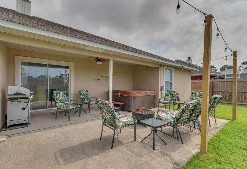 Pensacola Home W/ Patio: 4 Miles To Beach!