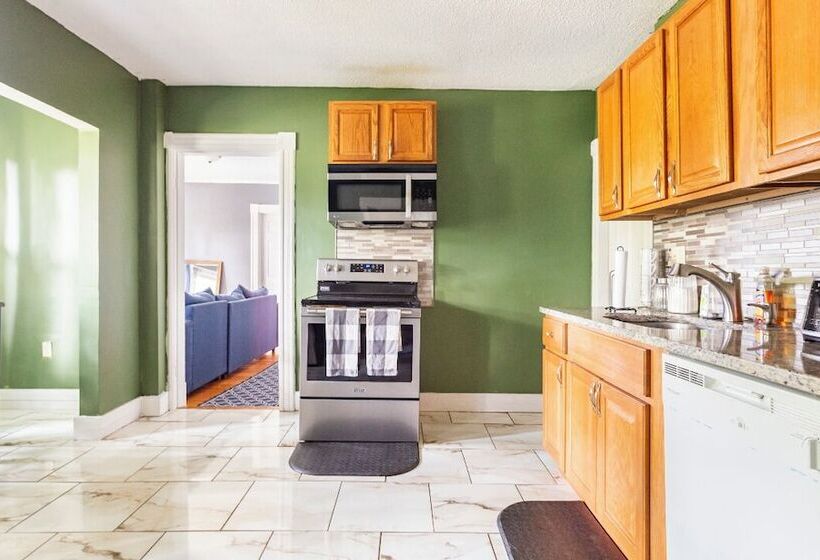 پانسیون Cheney Bros Hill Top Mansion