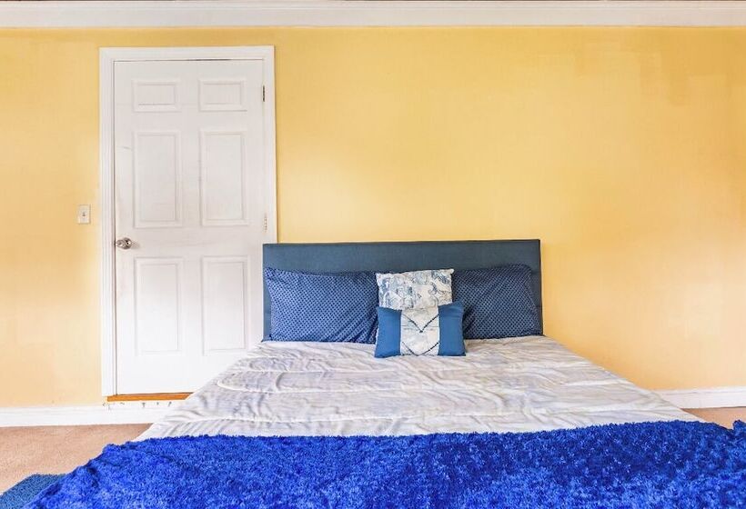 پانسیون Cheney Bros Hill Top Mansion