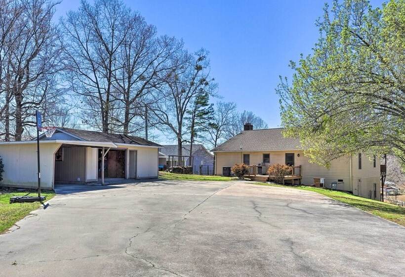 Pet Friendly Lakefront Retreat W/ Deck & Dock