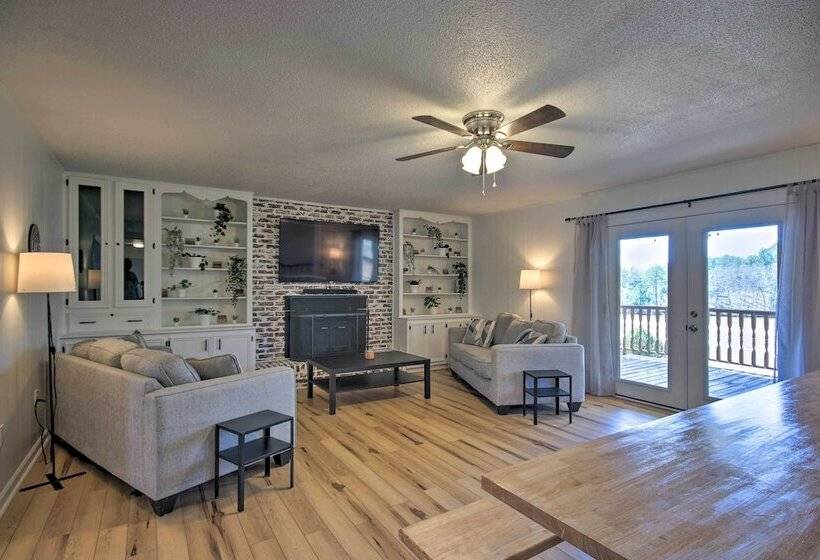 Pet Friendly Lakefront Retreat W/ Deck & Dock