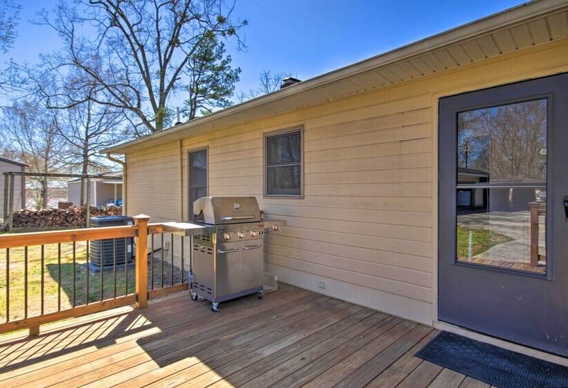 Pet Friendly Lakefront Retreat W/ Deck & Dock