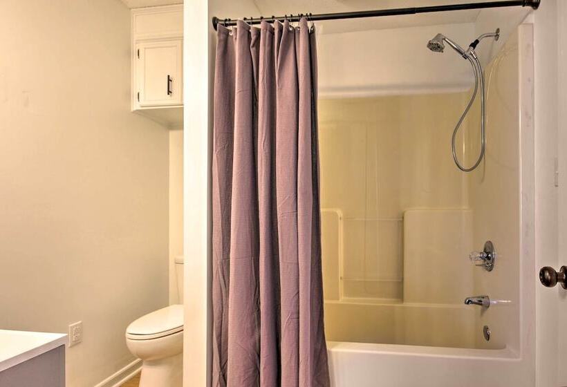 Pet Friendly Lakefront Retreat W/ Deck & Dock