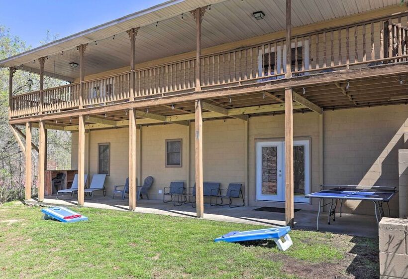 Pet Friendly Lakefront Retreat W/ Deck & Dock